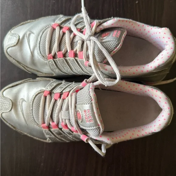 Nike Shox NZ Silver and Pink Sneakers women’s size 8.5 - Picture 1 of 4